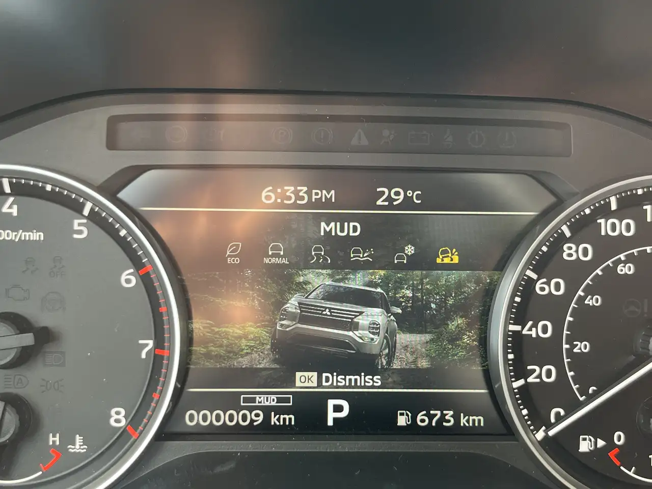 Mitsubishi Outlander снимка Mitsubishi Outlander