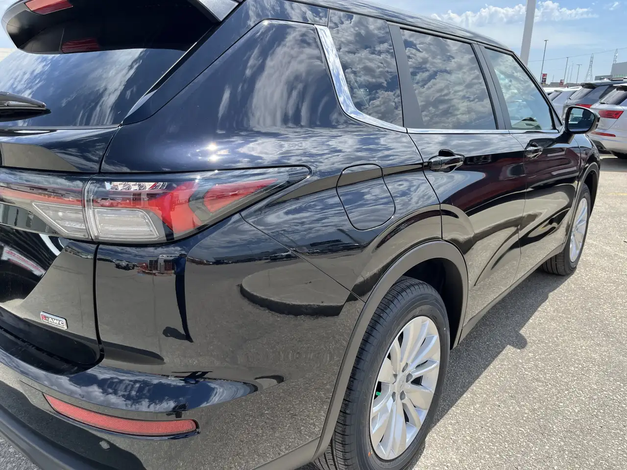 Mitsubishi Outlander снимка Mitsubishi Outlander