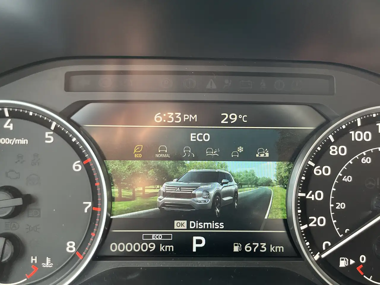 Mitsubishi Outlander снимка Mitsubishi Outlander
