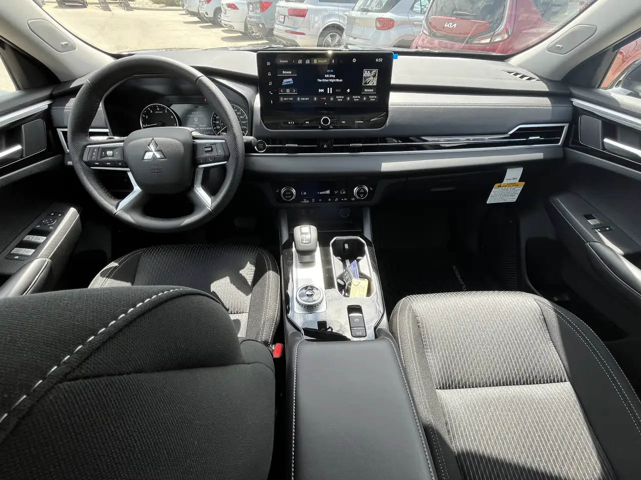 Mitsubishi Outlander снимка Mitsubishi Outlander