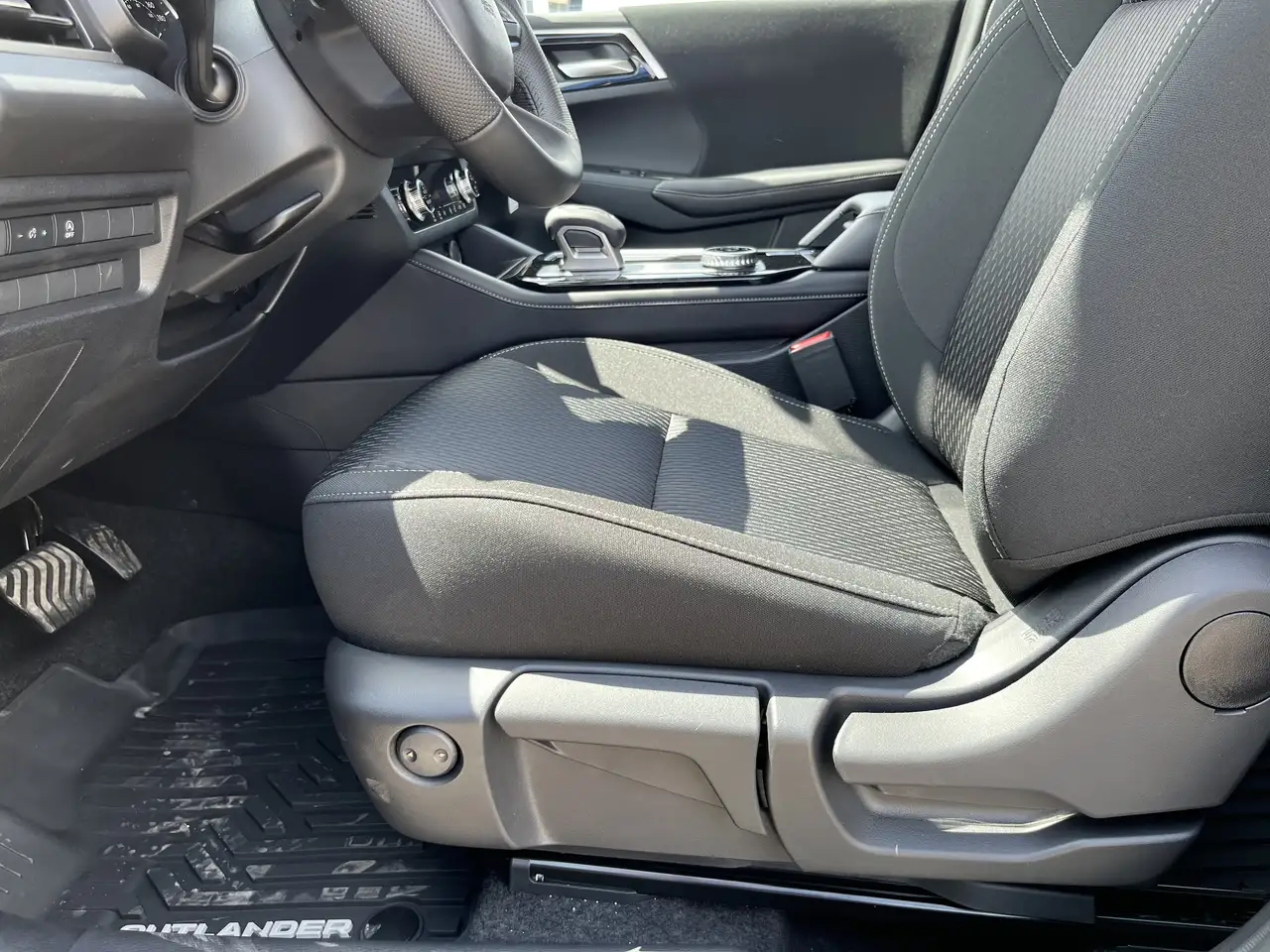 Mitsubishi Outlander снимка Mitsubishi Outlander
