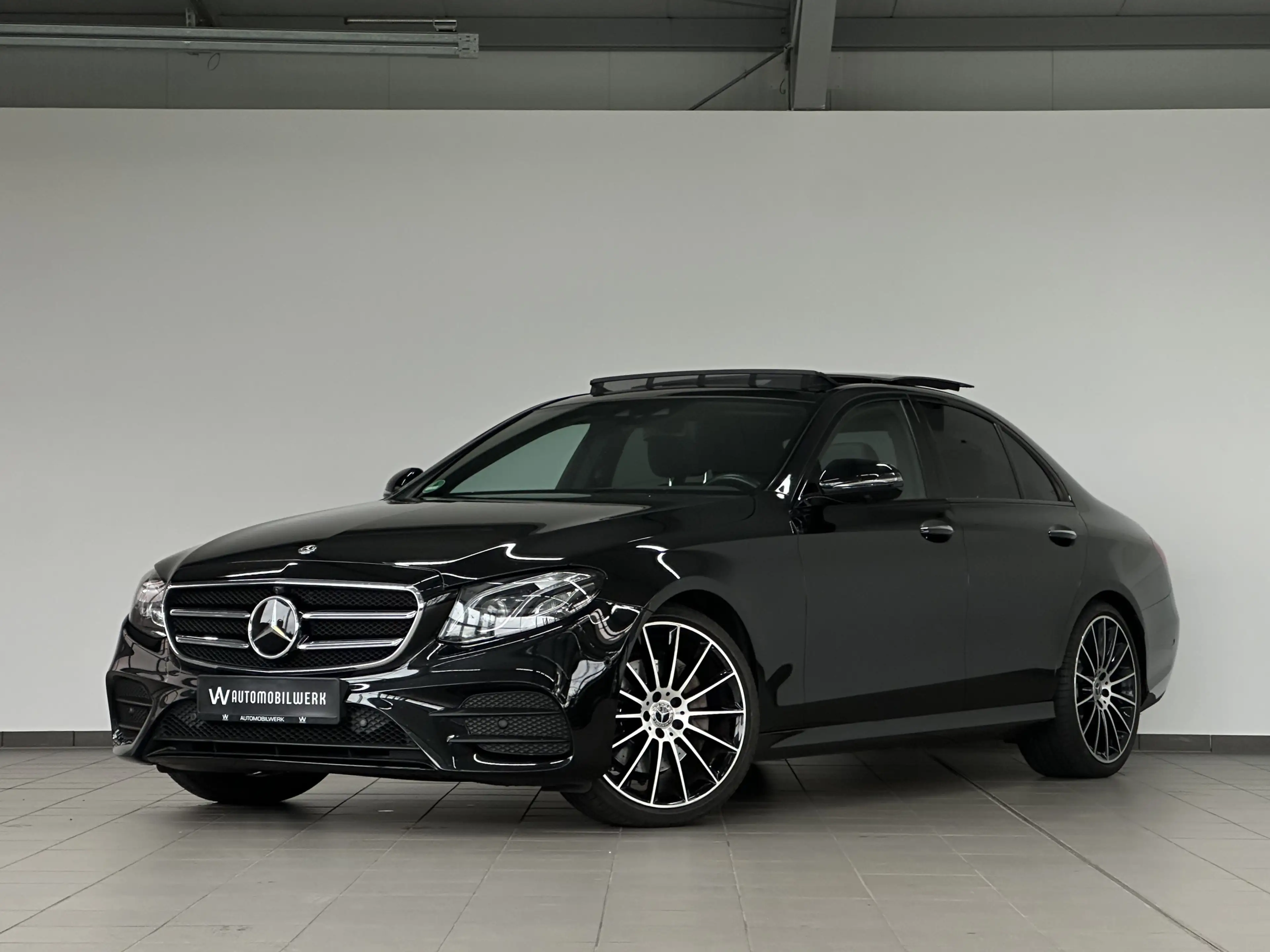 Mercedes-Benz E 220 4M AMG* AIR* PANO* HUD* 360°* BURM* MBEAM* MEMO