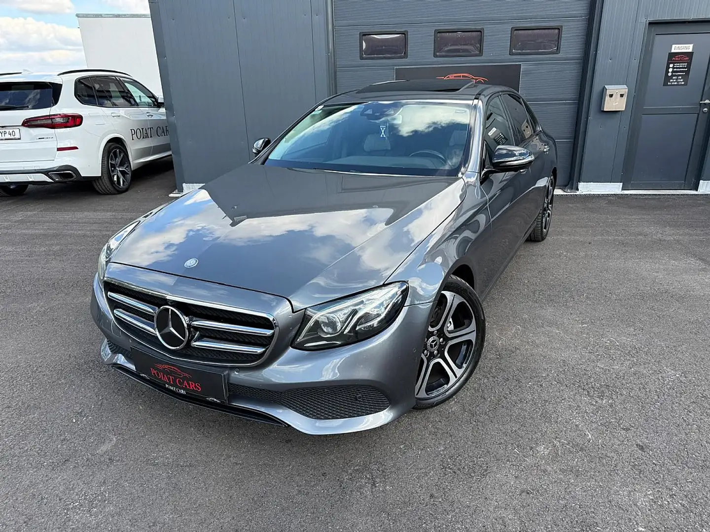 Mercedes-Benz E 220 d Avantgarde Aut. *Head up* *Schiebedach* Silber - 2