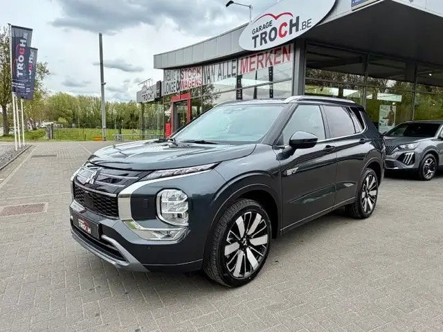 Mitsubishi Outlander PHEV Instyle Full Option €64944 Cat. Prijs