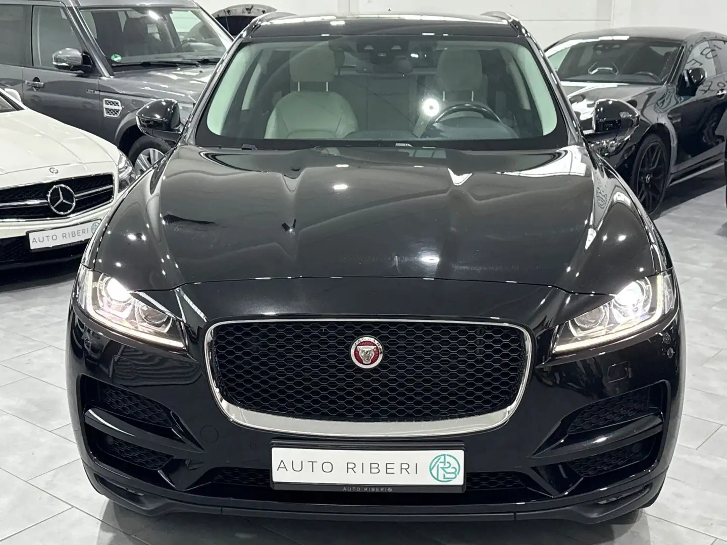 Jaguar F-Pace F-PACE Prestige AWD*PANO*RFK*Temp*Leder* Schwarz - 2