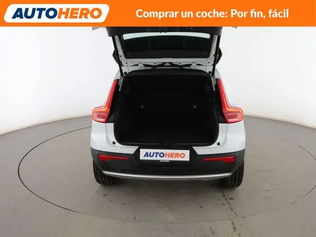Volvo XC40 view 17