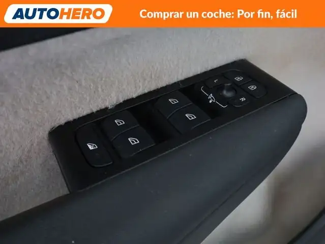 Volvo XC40 view 30