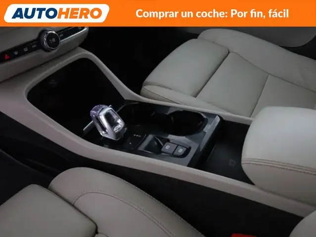 Volvo XC40 view 26