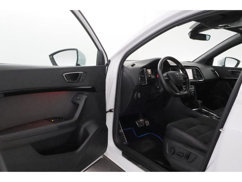 SEAT Ateca 2.0TSI 4Drive DSG FR+LED+NAVI+PANO+KAMERA — photo 16