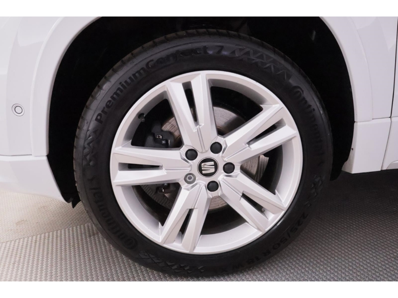 SEAT Ateca 2.0TSI 4Drive DSG FR+LED+NAVI+PANO+KAMERA — photo 14
