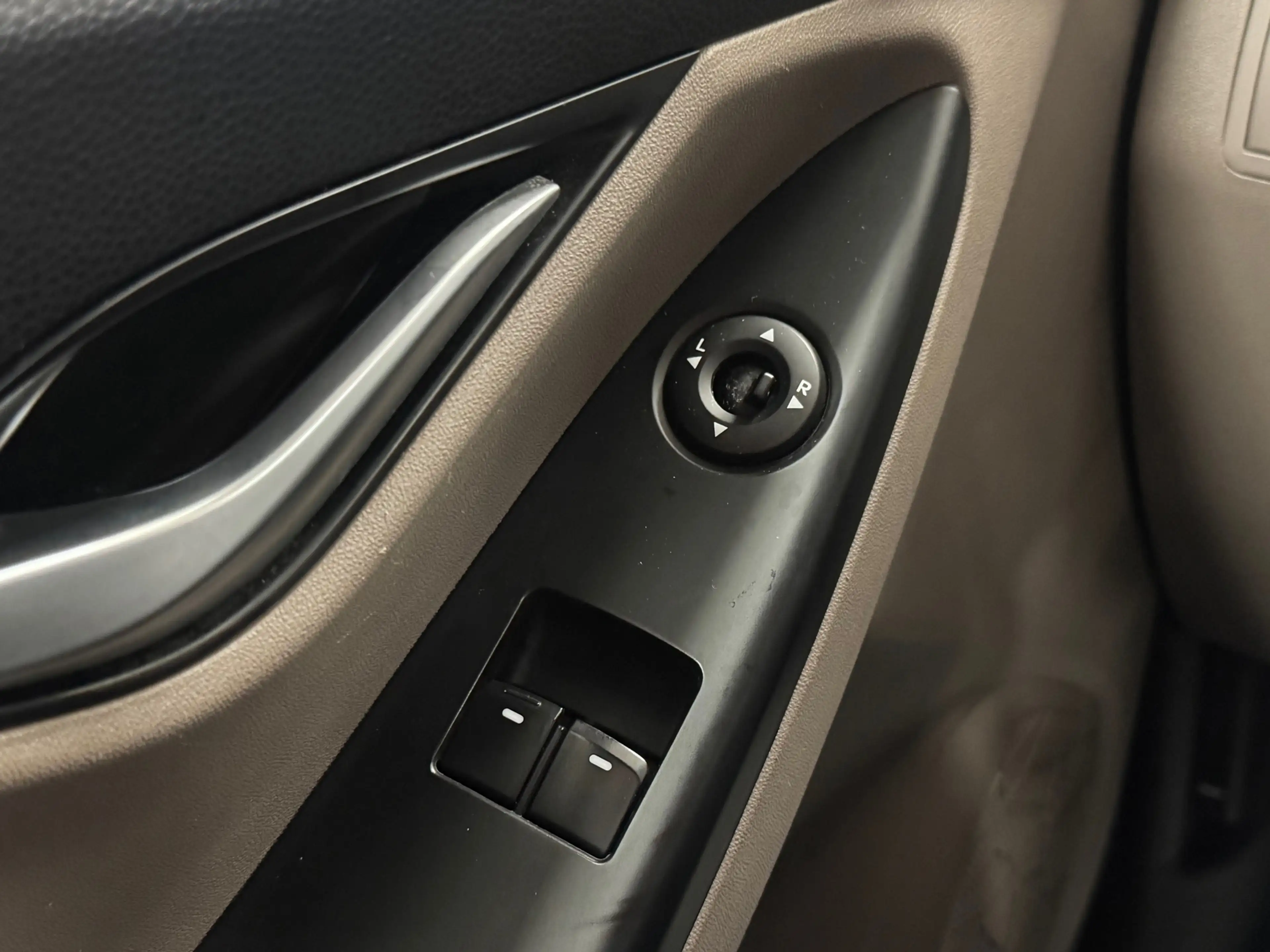 Hyundai iX20 1.6i i-Motion Parkeerhulp All season banden APK 2- — photo 15