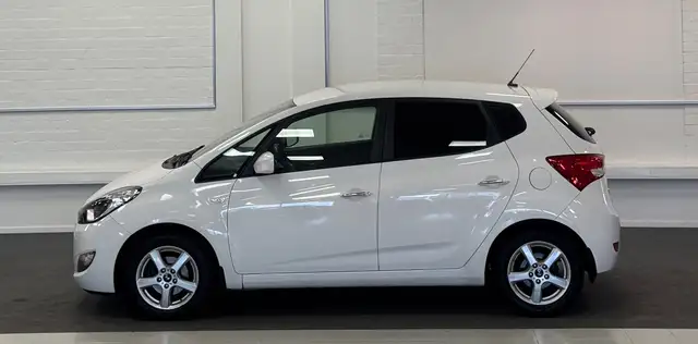 Hyundai Ix20 view 3
