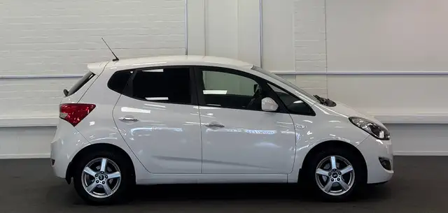 Hyundai Ix20 view 4