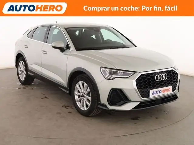 Audi Q3 view 8