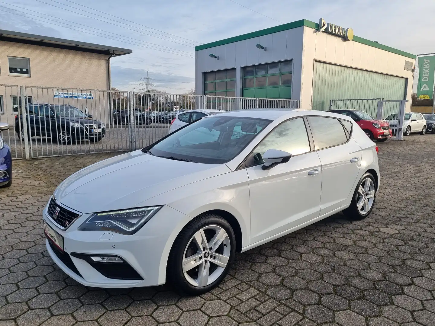 SEAT Leon 1.4 TSI ACT FR "Lückenlos Scheckheft" Allwetter Weiß - 1