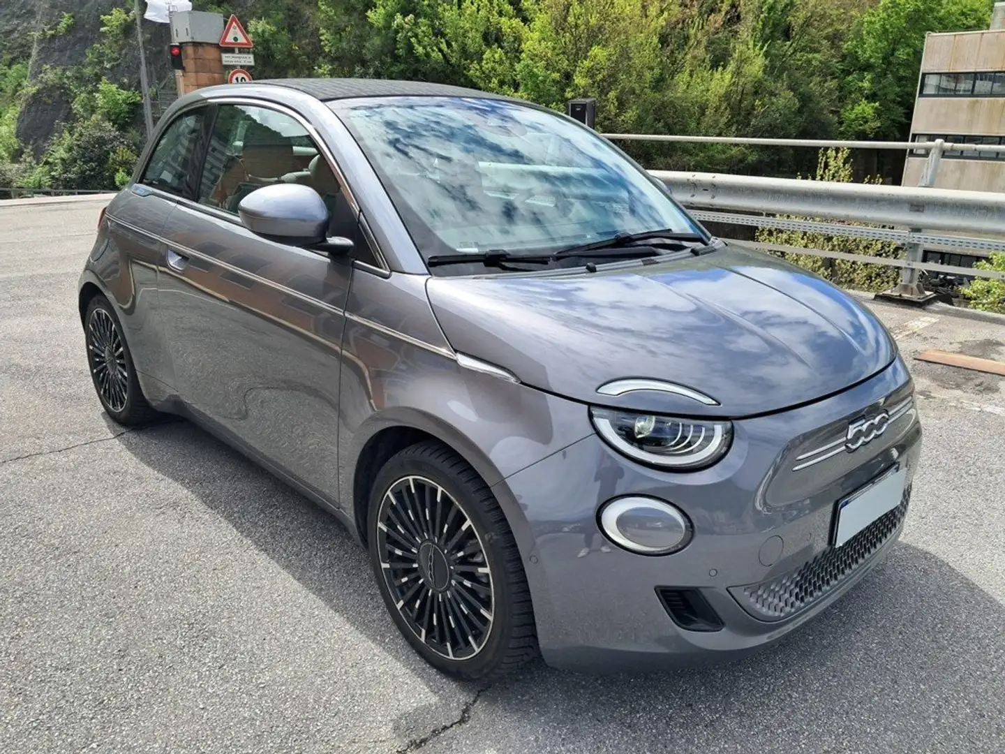 Fiat 500e 500e Cabrio 42 kWh La Prima - GG695 Gris - 1