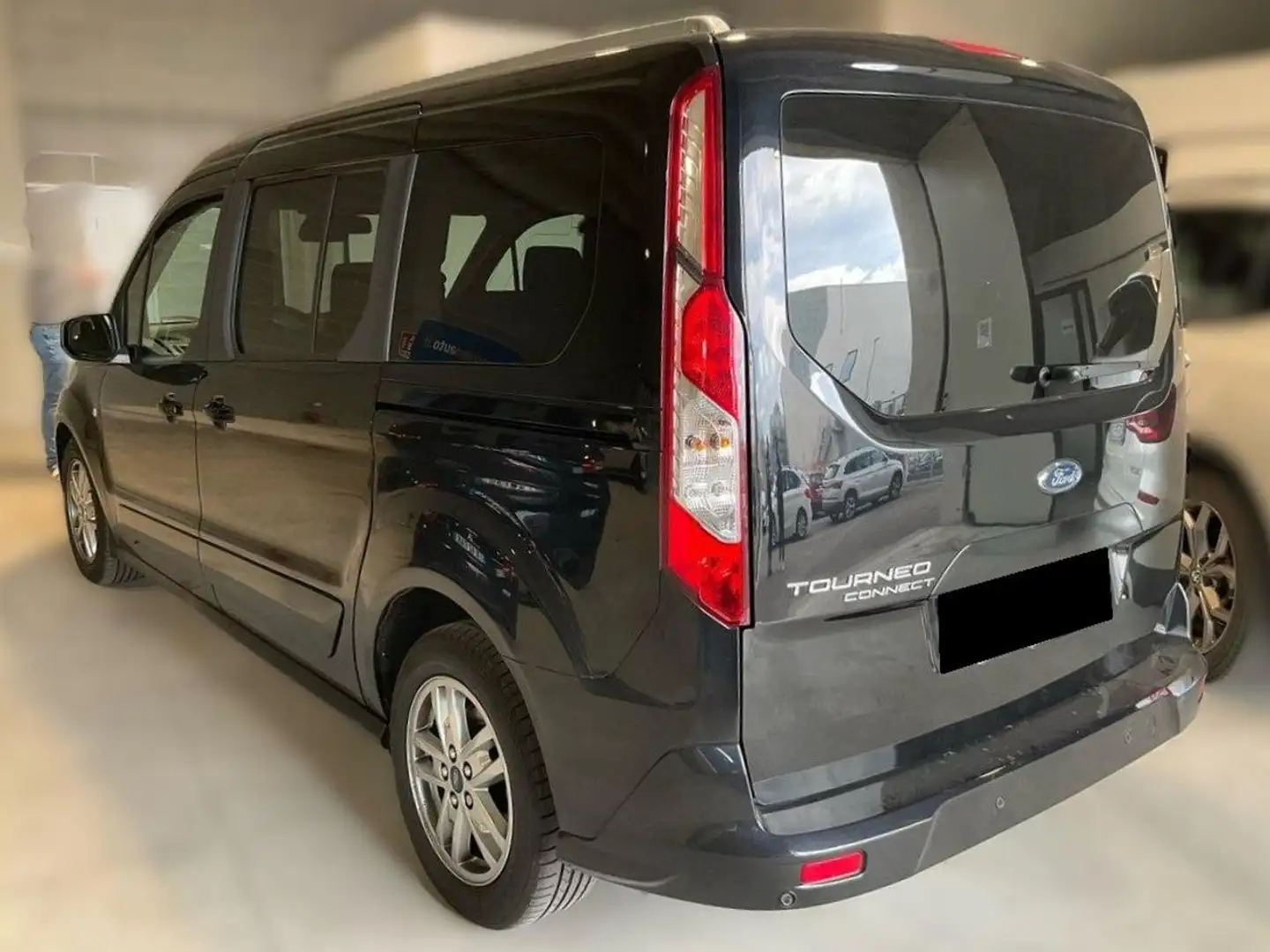 Ford Tourneo Connect Gran 1.5 TDCi 120 CV aut. Titanium Fekete - 2