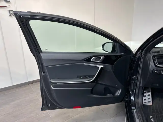 Kia Proceed view 6