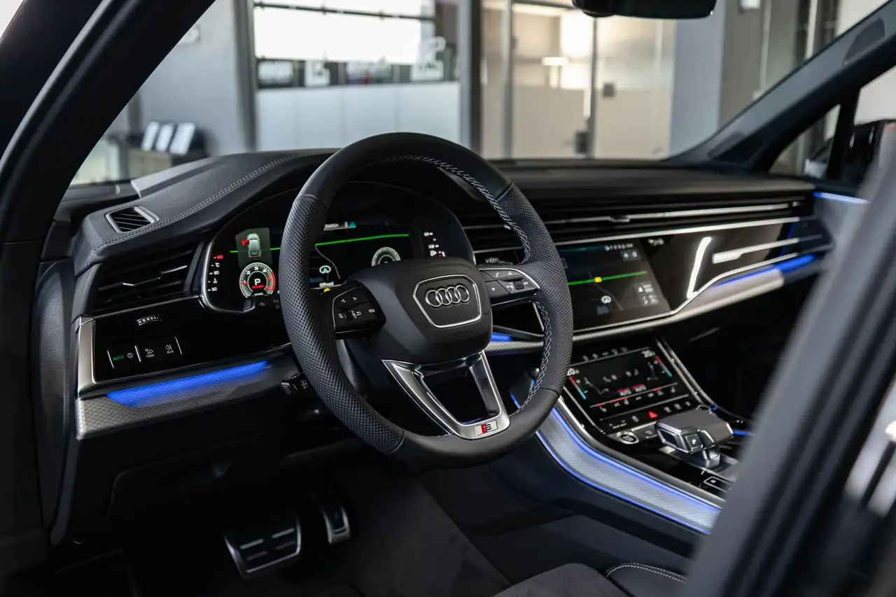 Audi Q7 50 TDI quattro S-Line SHZ- AHK- PANO - Matrix 12