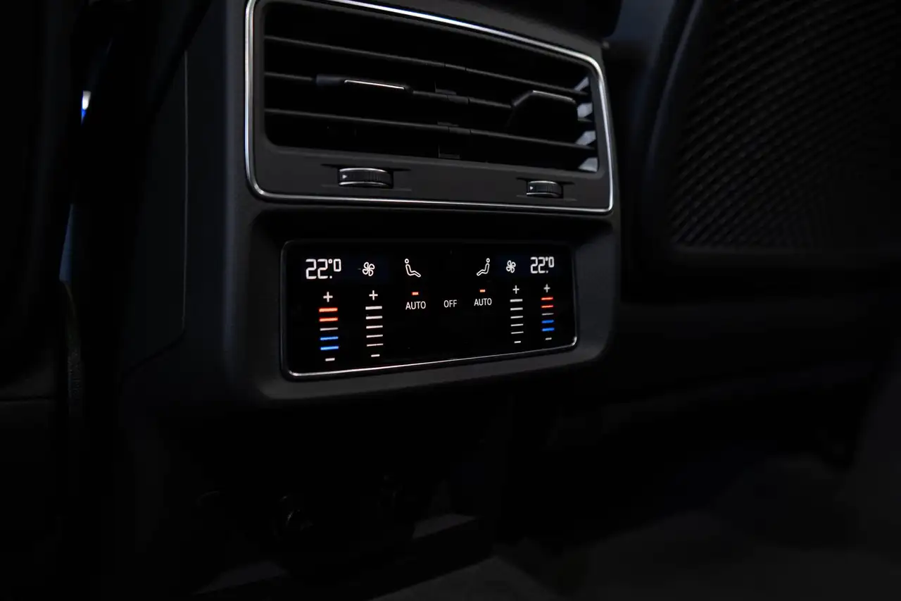 Audi Q7 50 TDI quattro S-Line SHZ- AHK- PANO - Matrix 15