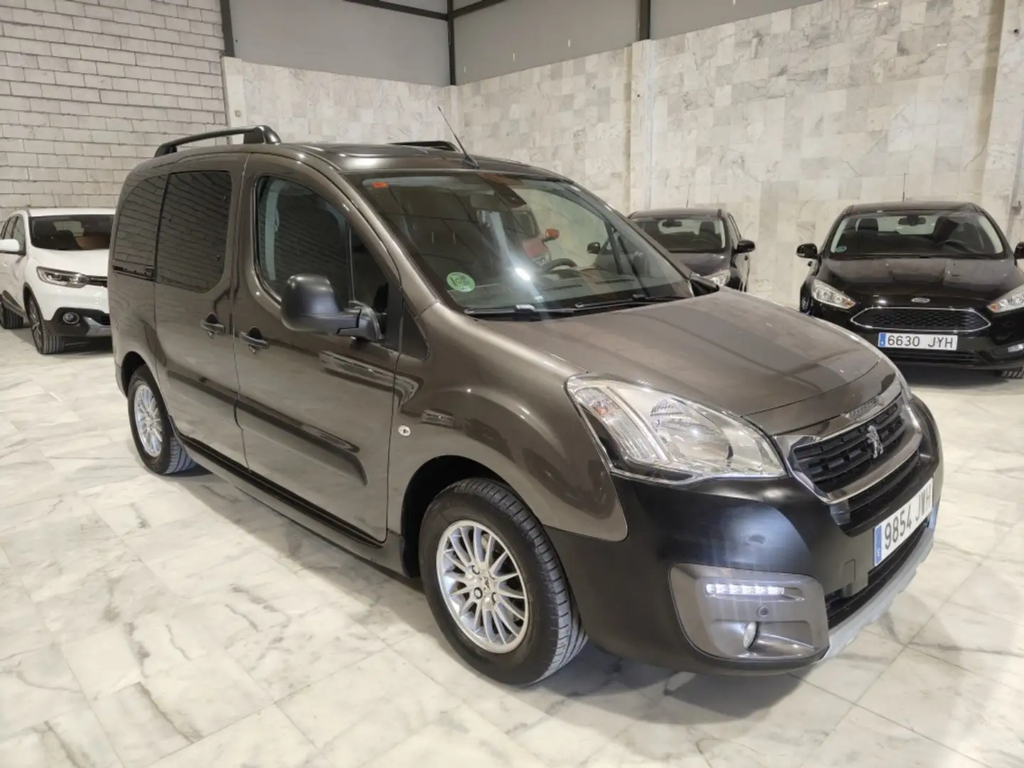 Peugeot Partner Tepee 1.6BlueHDI Outdoor ETG6 100 Grijs - 1