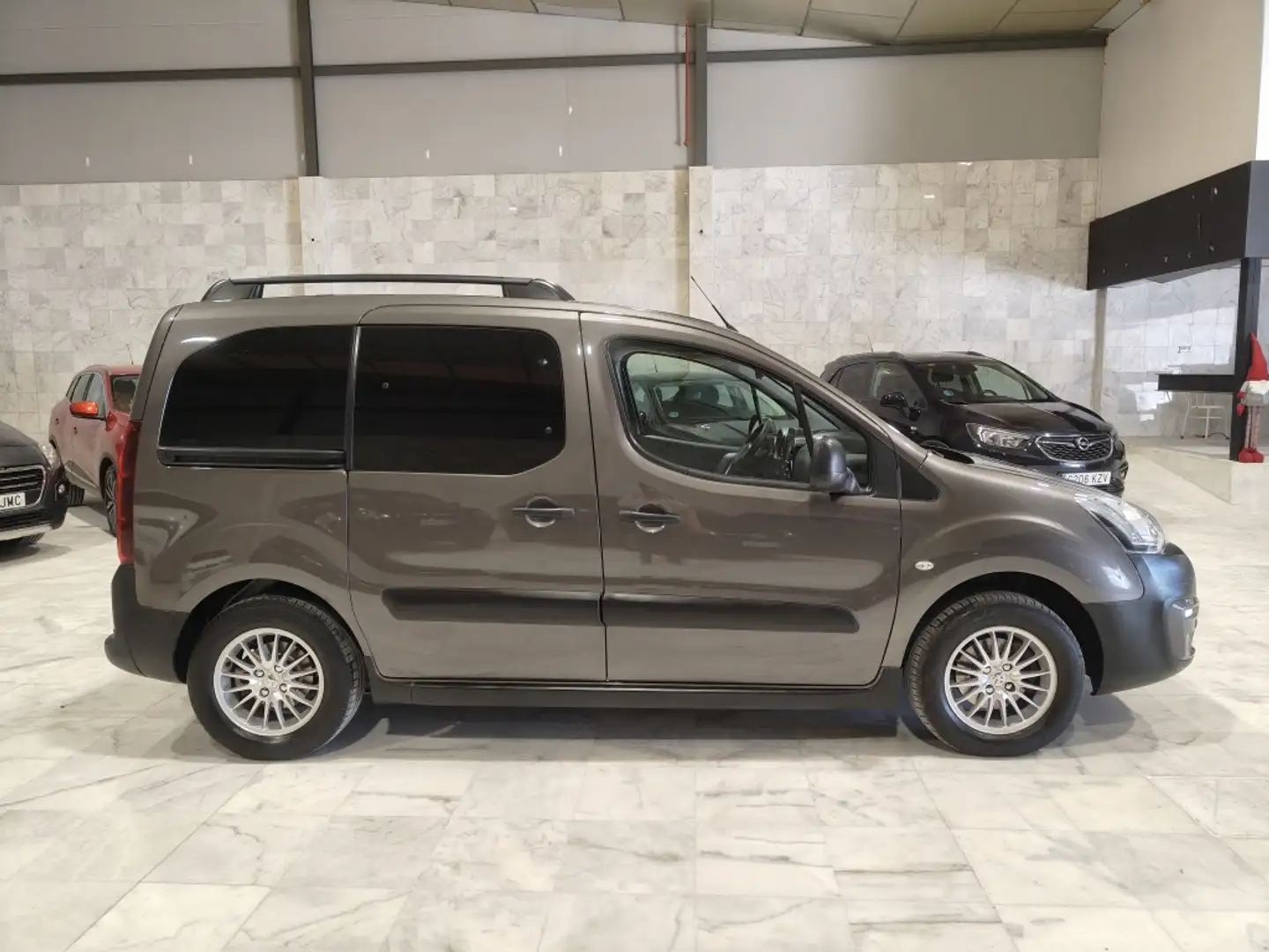 Peugeot Partner Tepee 1.6BlueHDI Outdoor ETG6 100 Grijs - 2