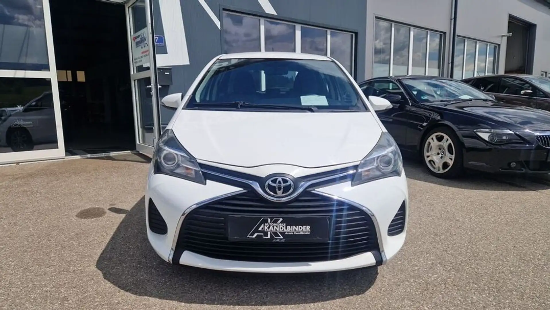 Toyota Yaris VVT-i Active Weiß - 2