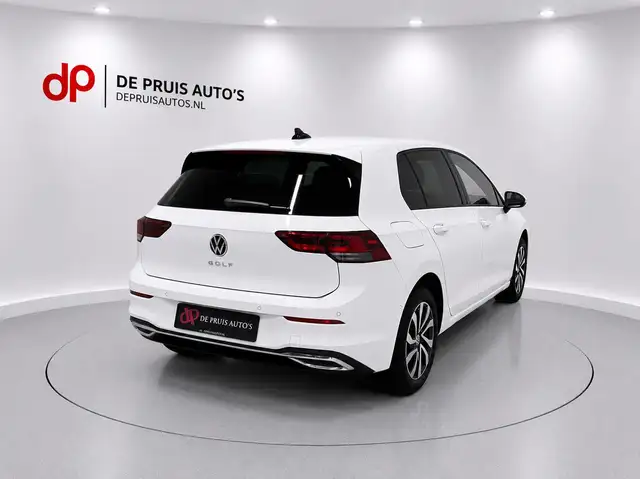Volkswagen Golf view 2