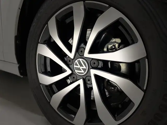 Volkswagen Golf view 11