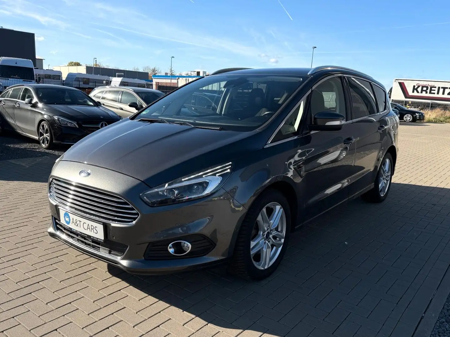 Ford S-Max Titanium/2. Hand/7-Sitzer/LED Scheinwerfer Gris - 2