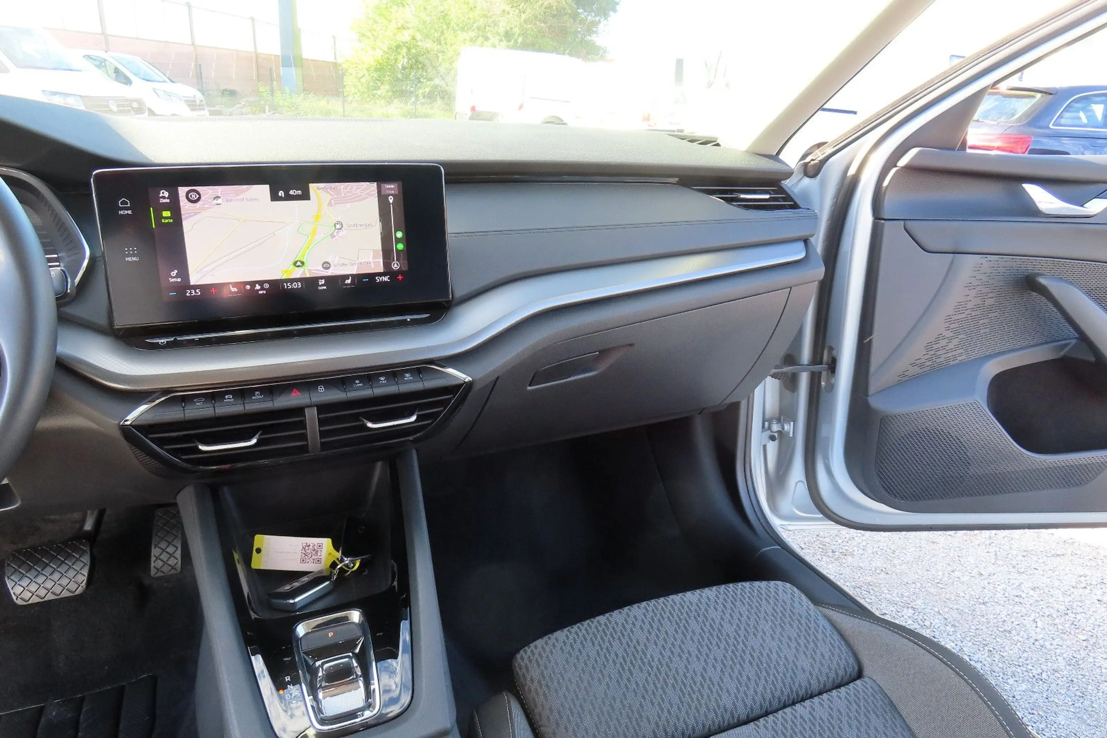 Skoda Octavia Combi 2,0 TDi DSG Navi Sportsitze LED CarPlay — photo 20