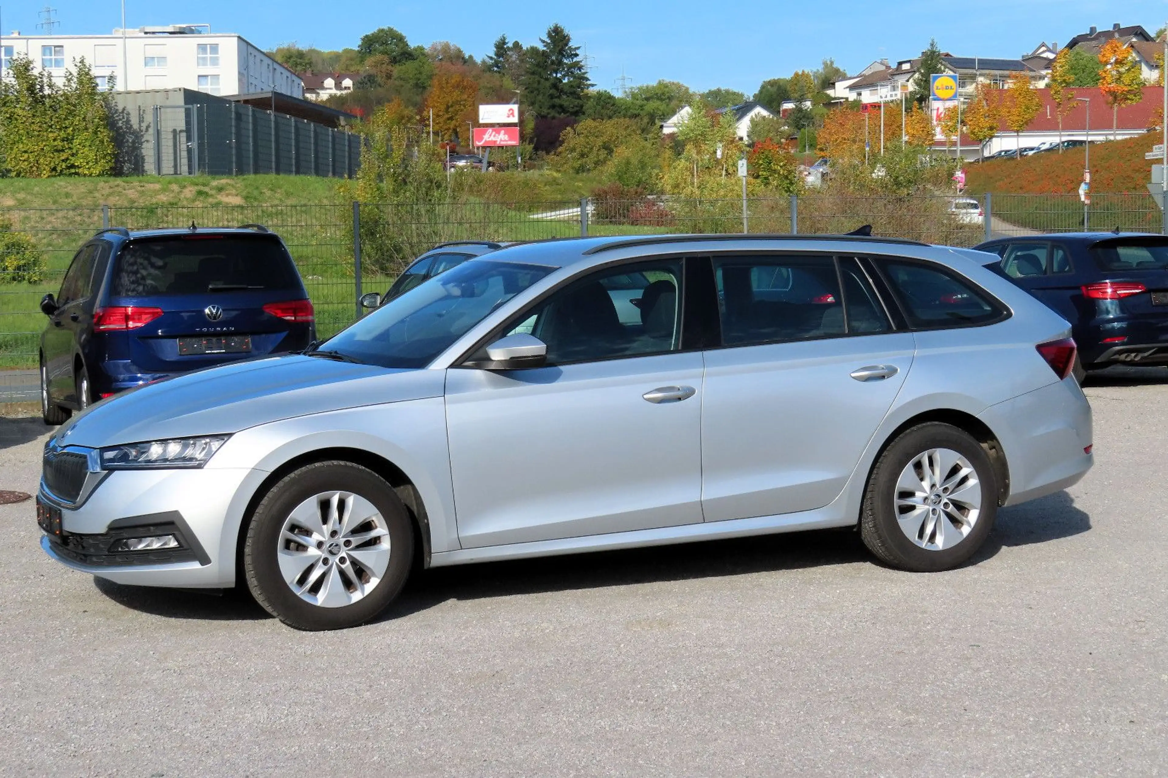 Skoda Octavia Combi 2,0 TDi DSG Navi Sportsitze LED CarPlay — photo 2