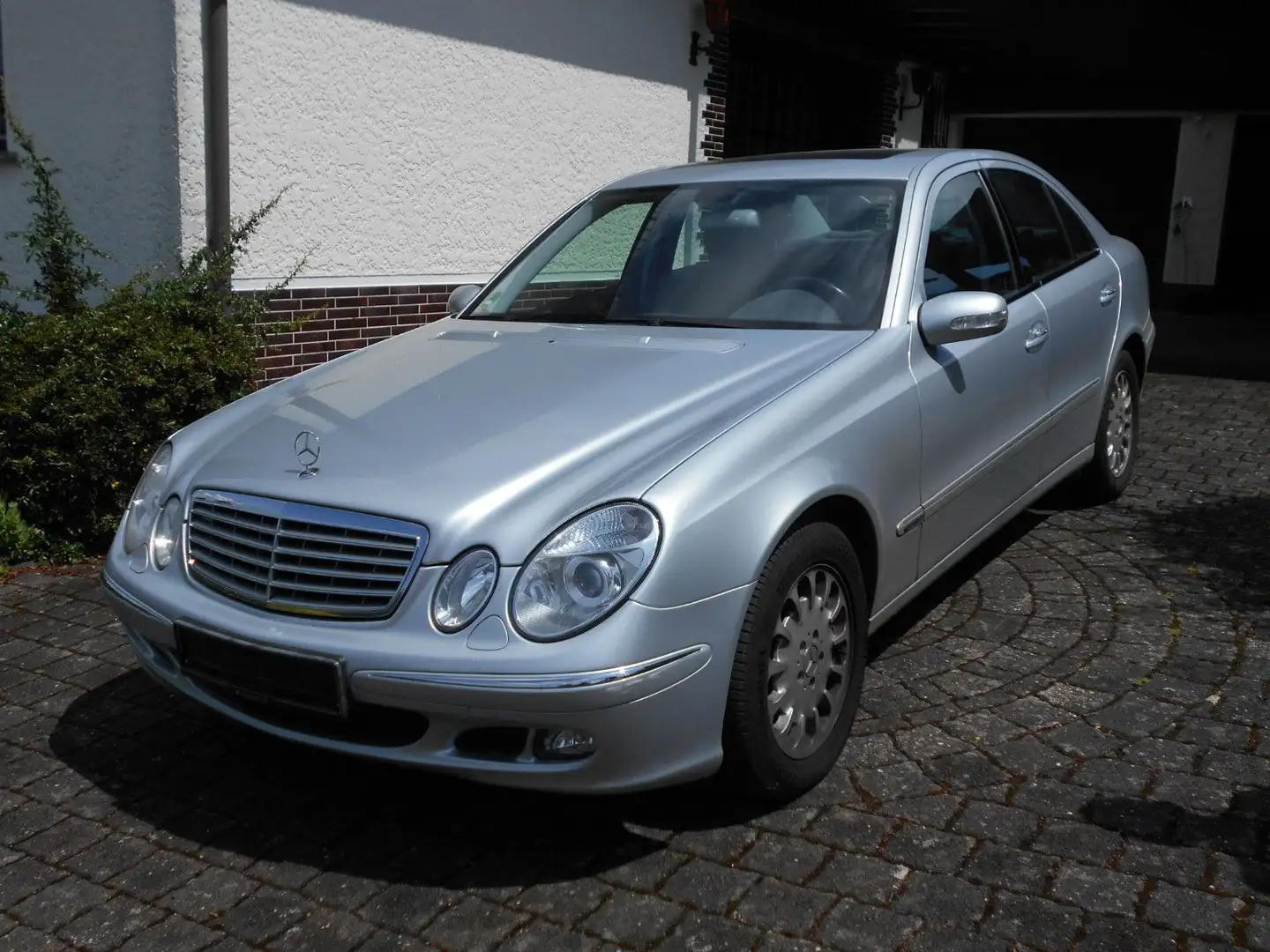 Mercedes-Benz E 280 E -Klasse Lim. E 280 Silber - 1