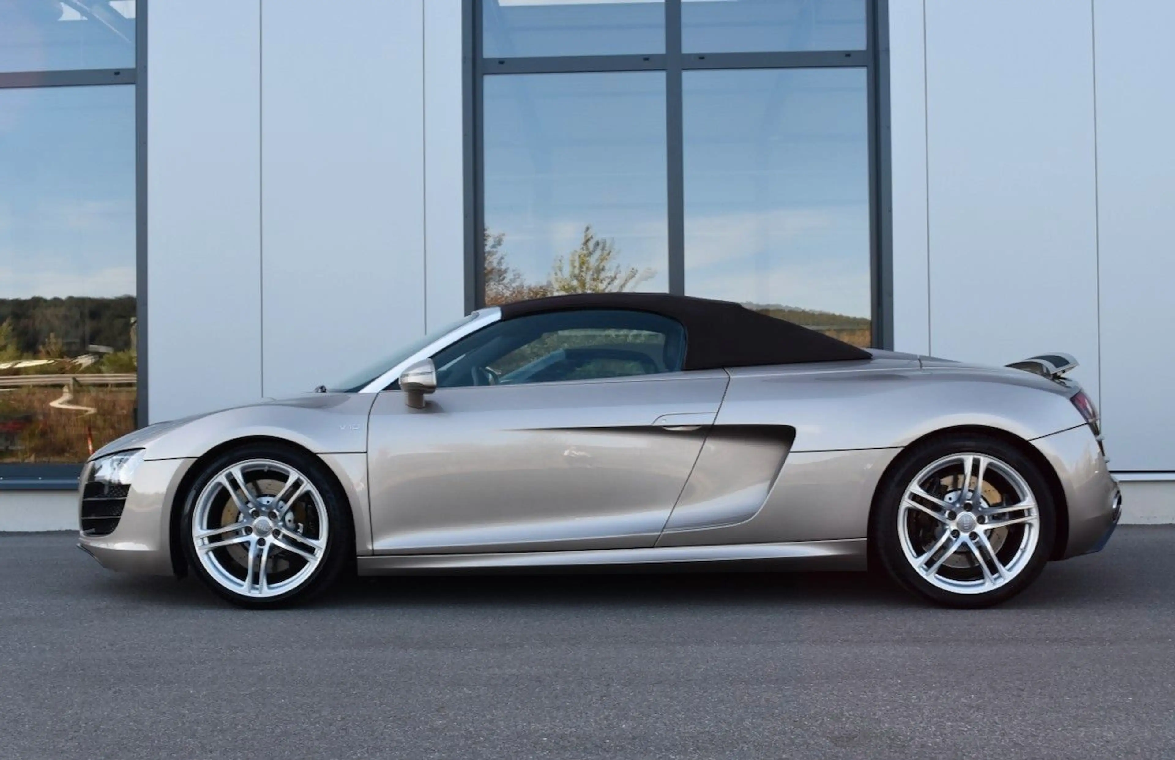 Audi R8 SPYDER 5.2 FSI QUATTRO R-TRONIC — photo 6