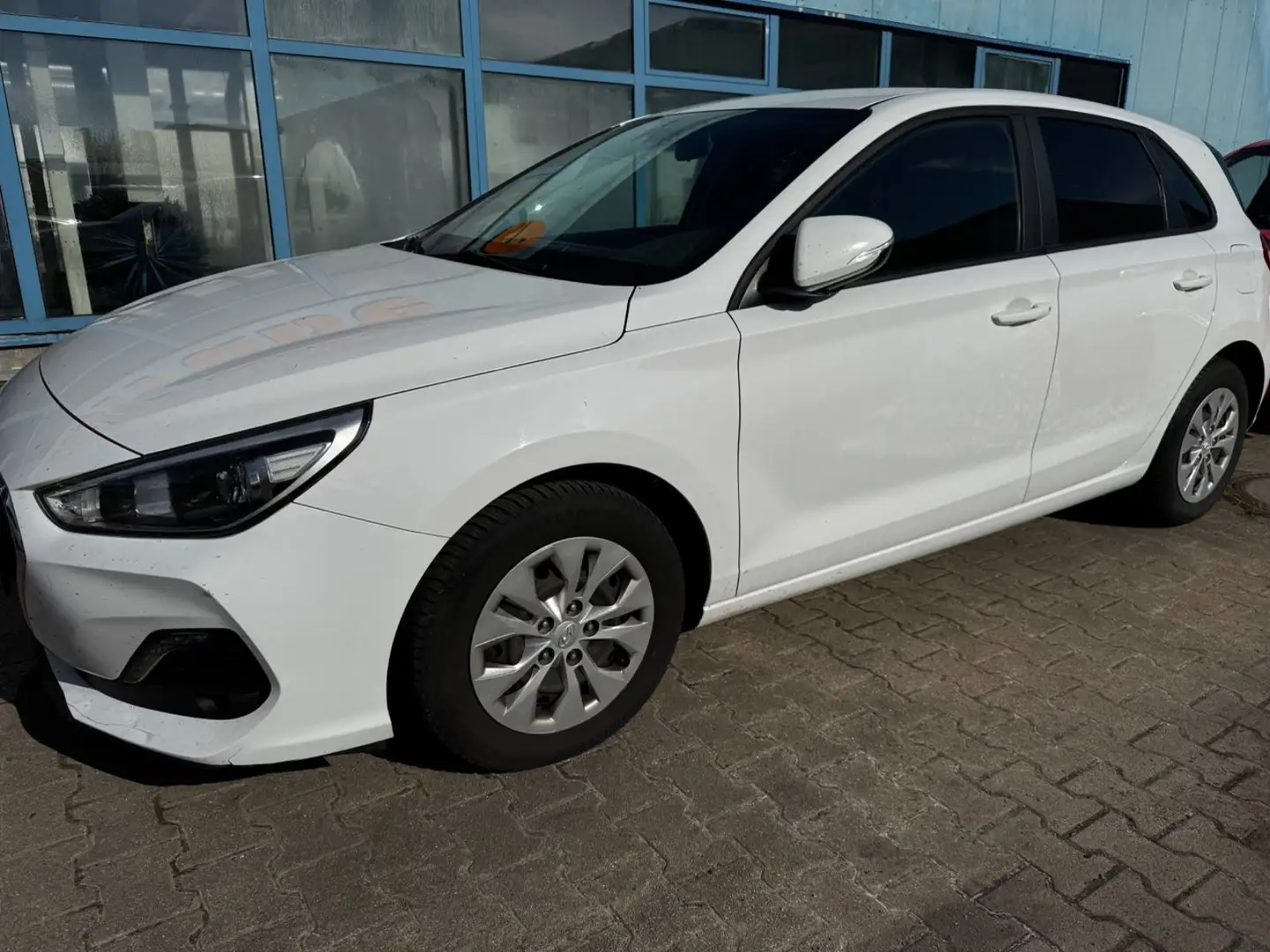 Hyundai i30 Select 5 türig Weiß - 1