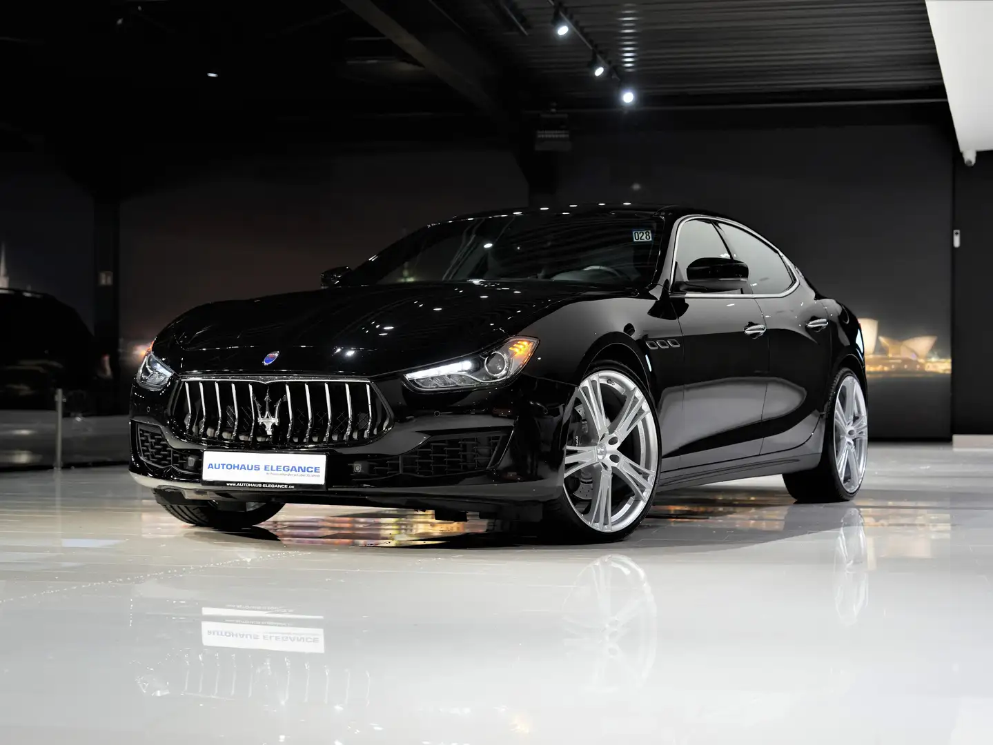 Maserati Ghibli *BREMBO*AUSPUFFANLAGE*DARK-MIRROR*LEDER* Schwarz - 1