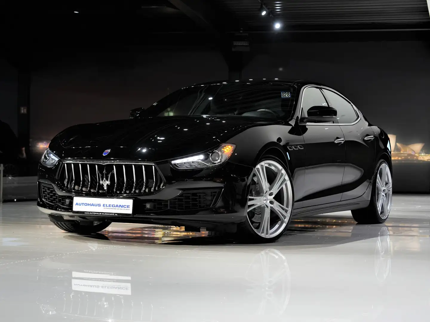 Maserati Ghibli *BREMBO*AUSPUFFANLAGE*DARK-MIRROR*LEDER* Schwarz - 2