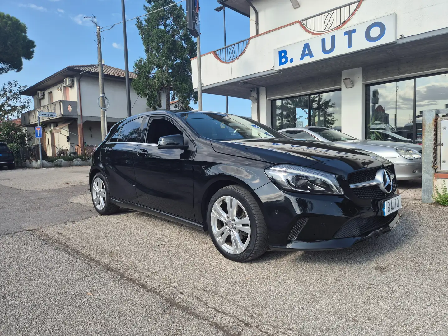 Mercedes-Benz A 180 Classe A - W176 d Sport auto my16 Noir - 1