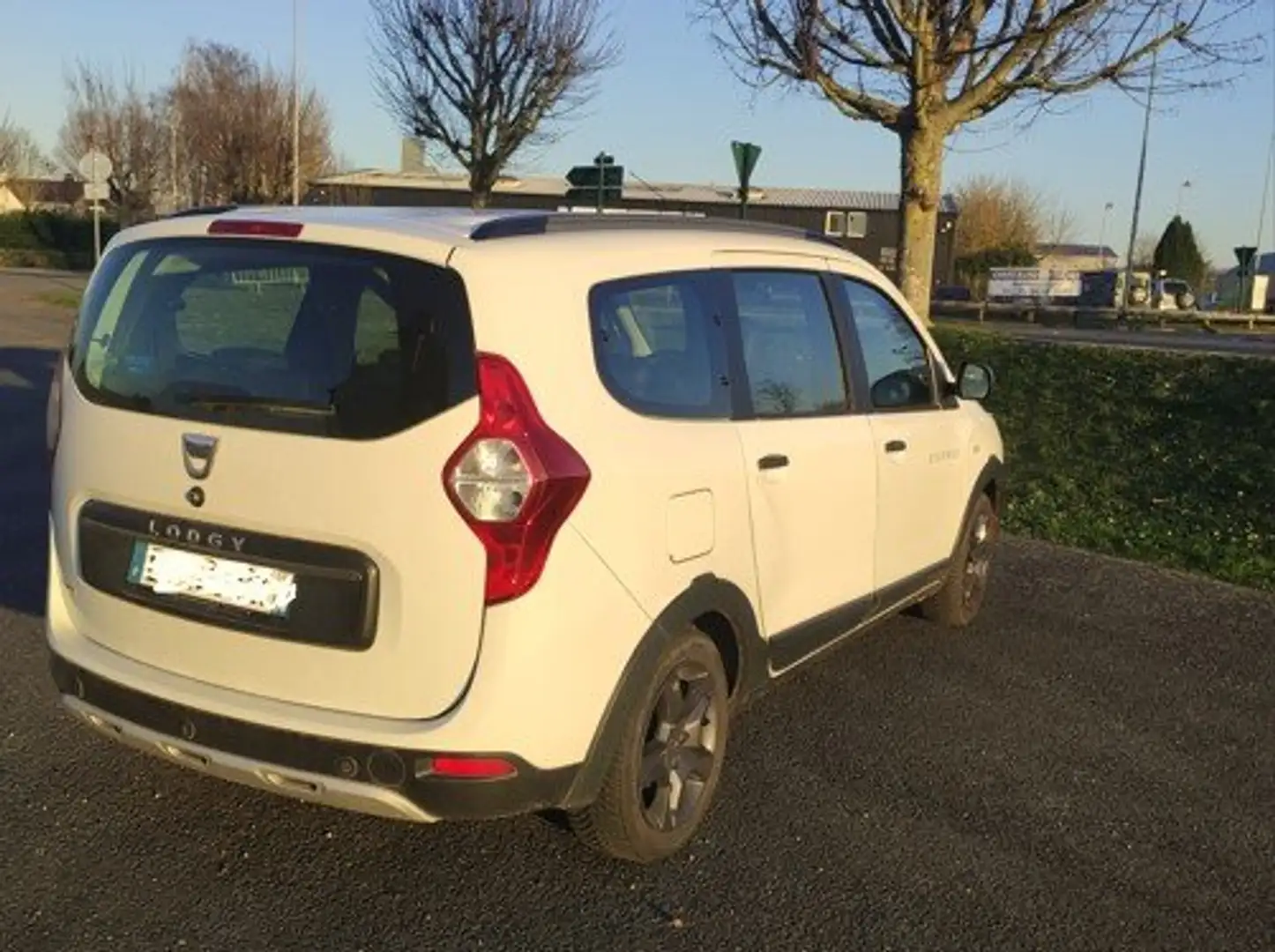 Dacia Lodgy TCe 115 7 places Stepway White - 1