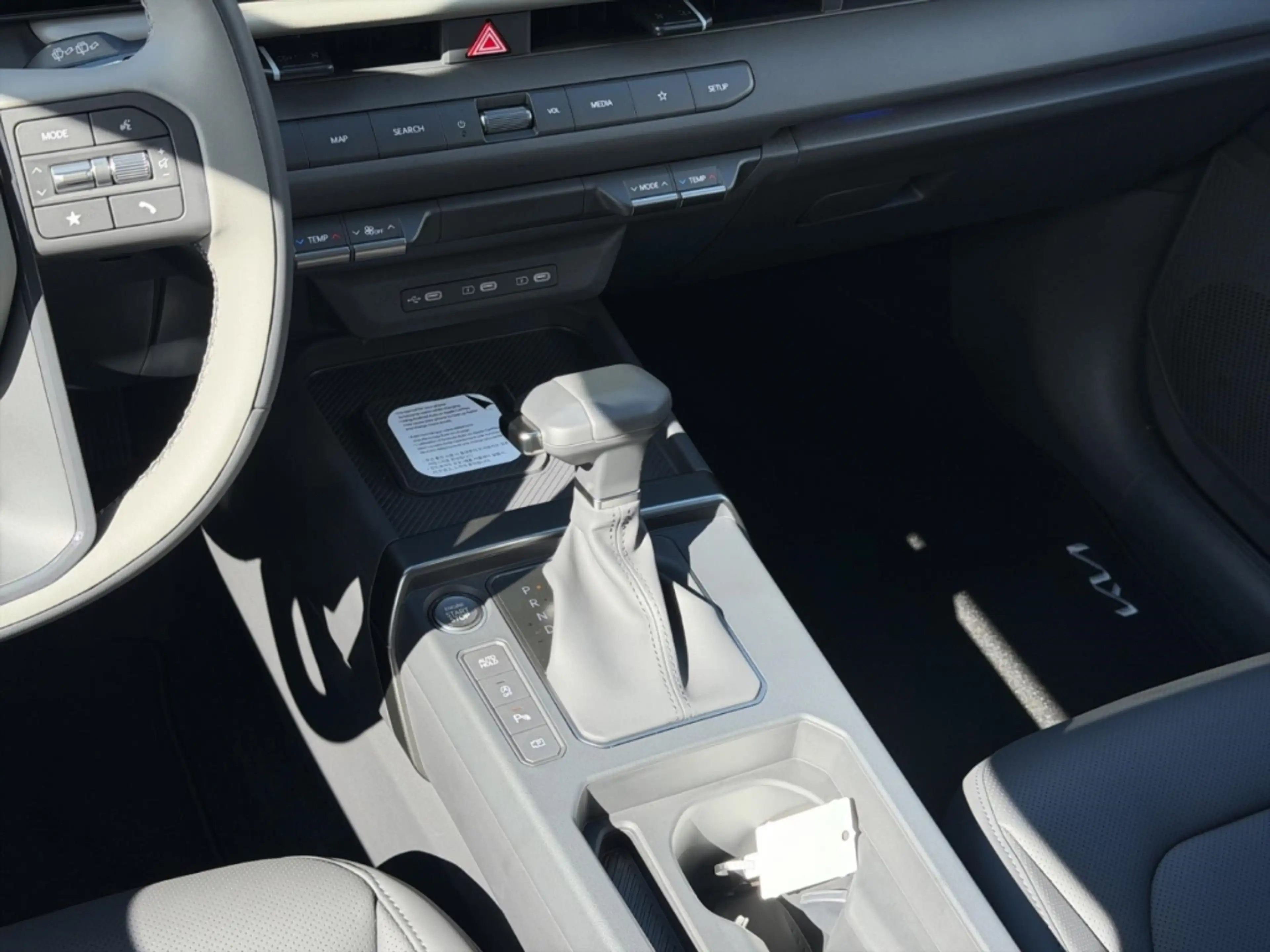 Kia Seltos Vision 1.6T 180 DCT LED+ACC+NAVI+LEDER+KEYLESS+KAM — photo 14