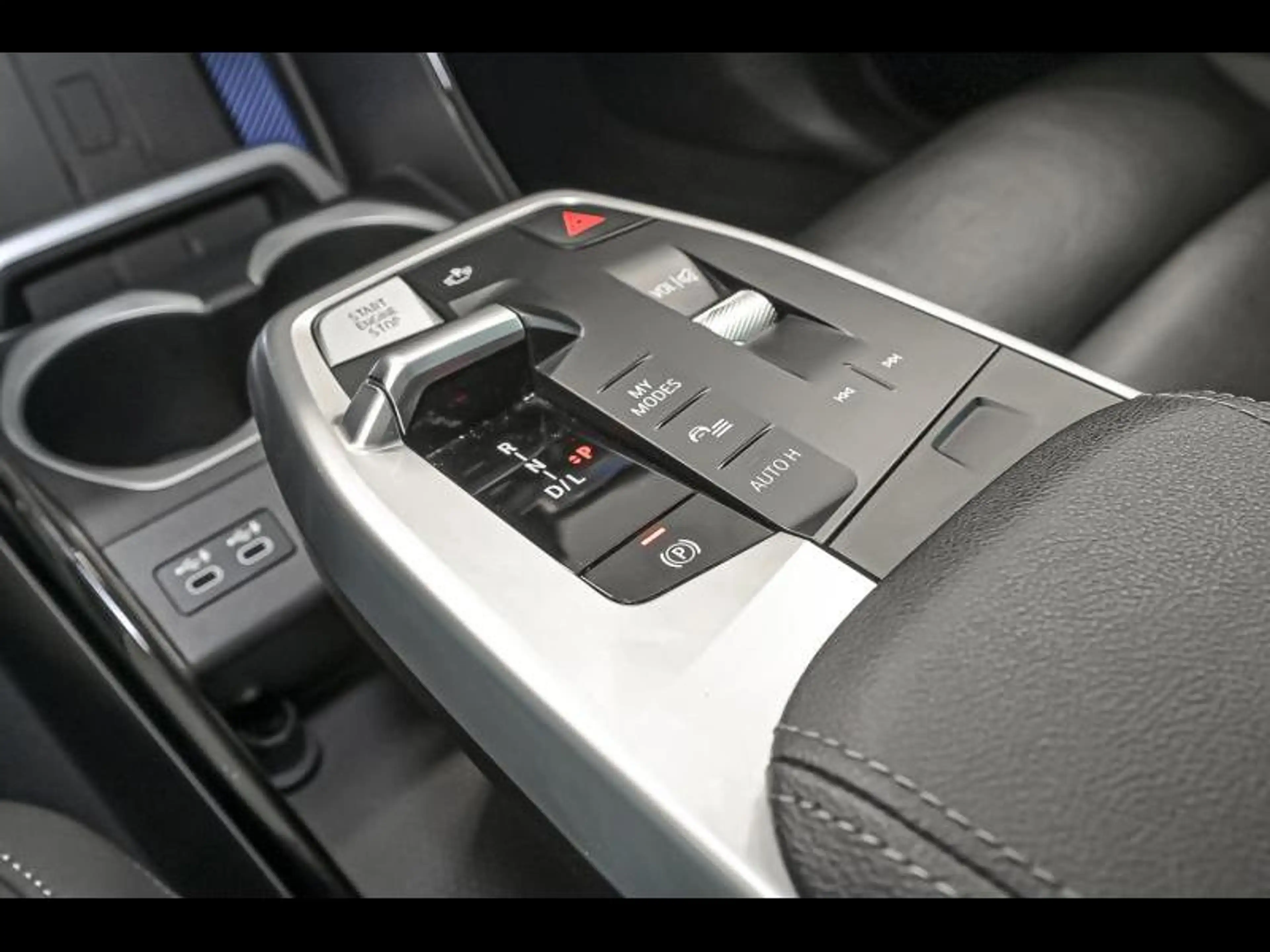 BMW X1 sDrive18i - xLine — photo 11