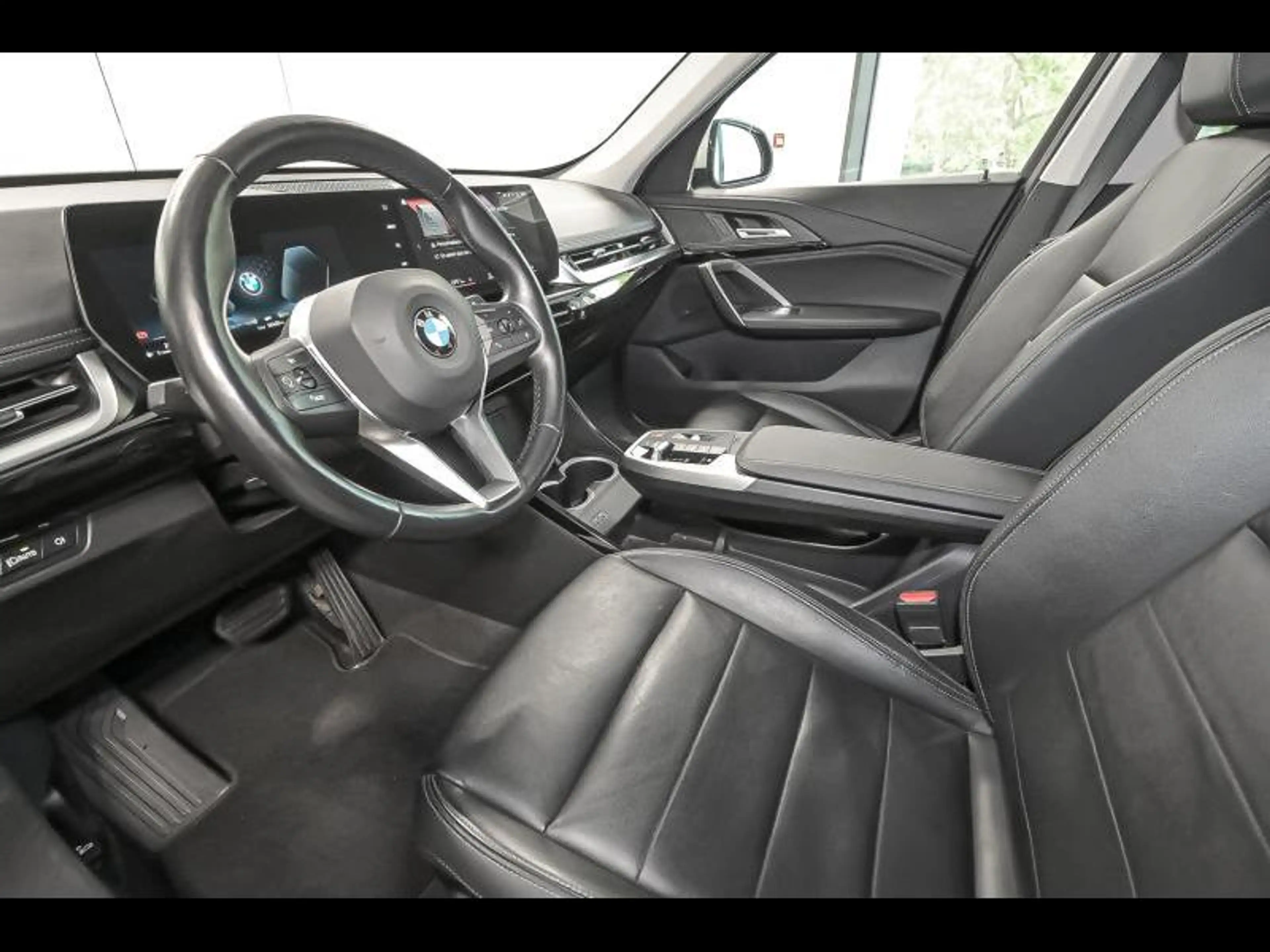 BMW X1 sDrive18i - xLine — photo 6