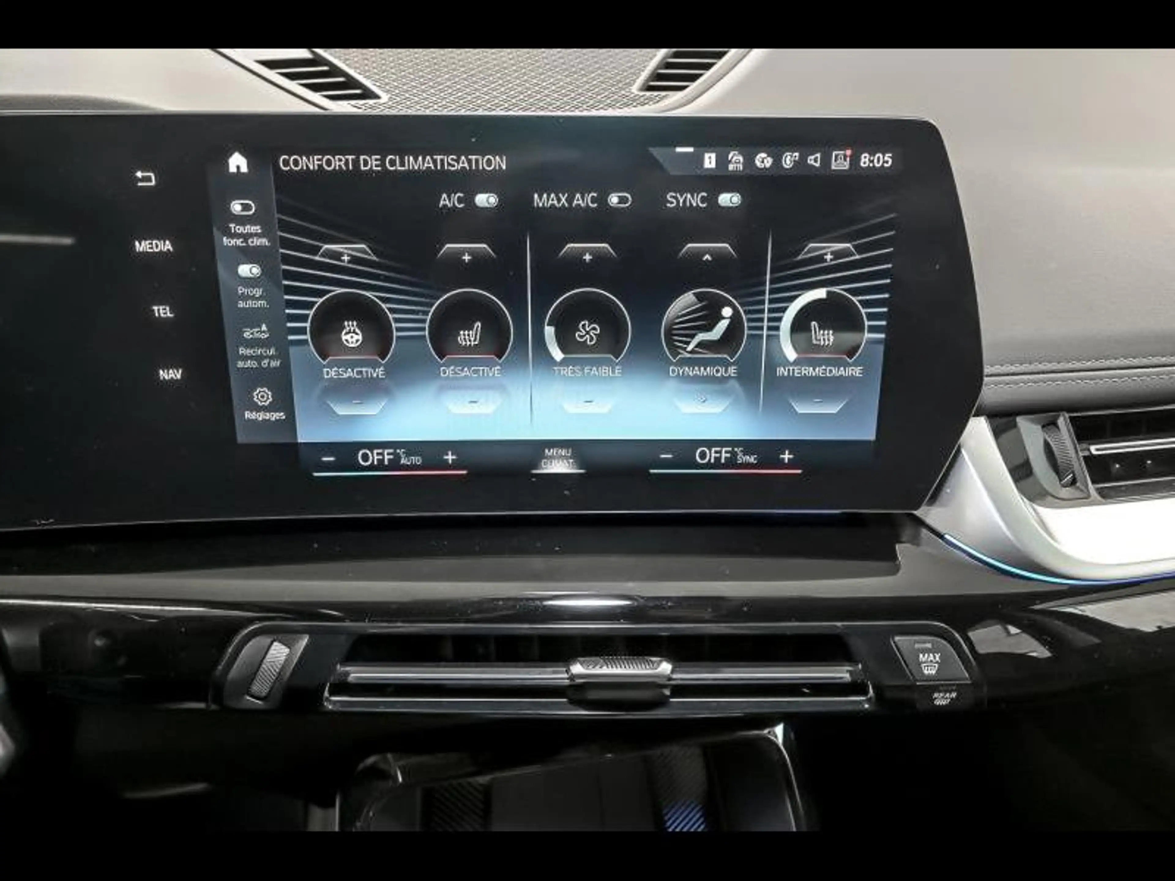 BMW X1 sDrive18i - xLine — photo 12