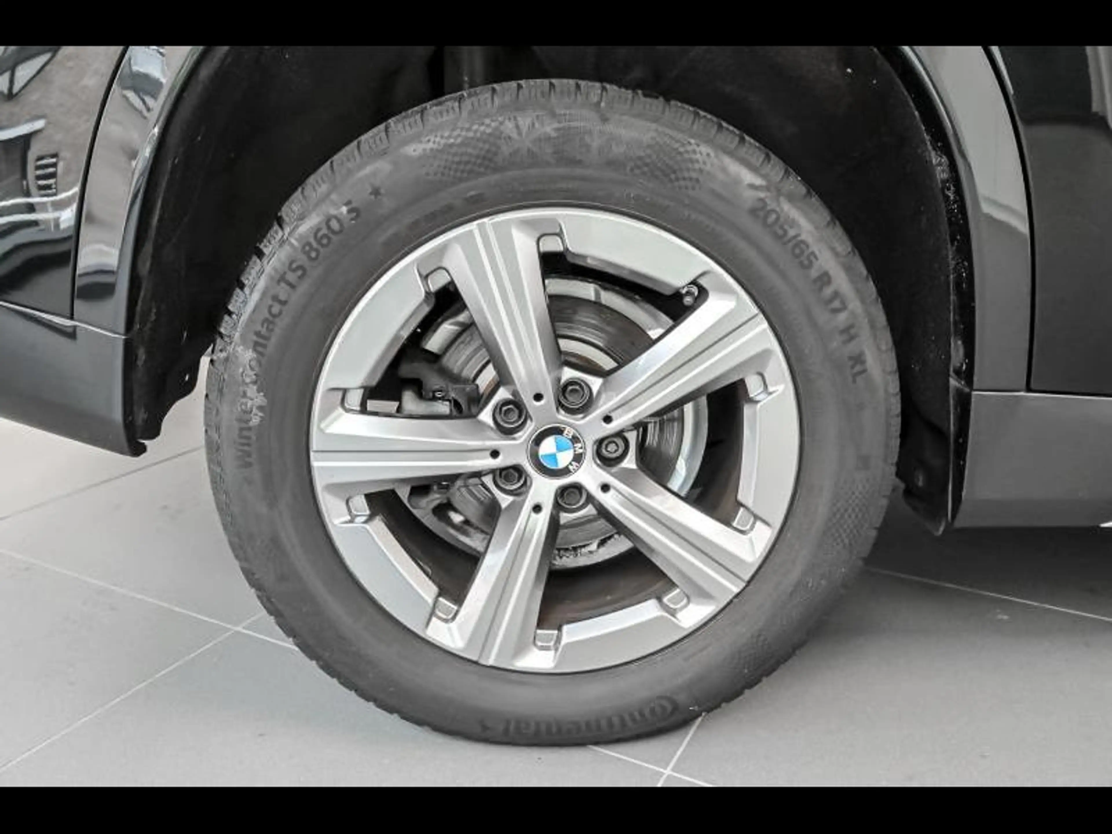 BMW X1 sDrive18i - xLine — photo 8