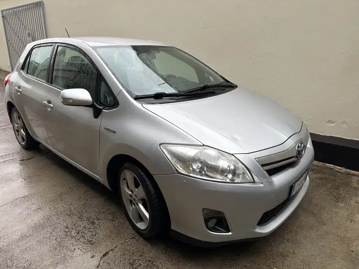 Toyota Auris 5p 1.8 hsd Executive