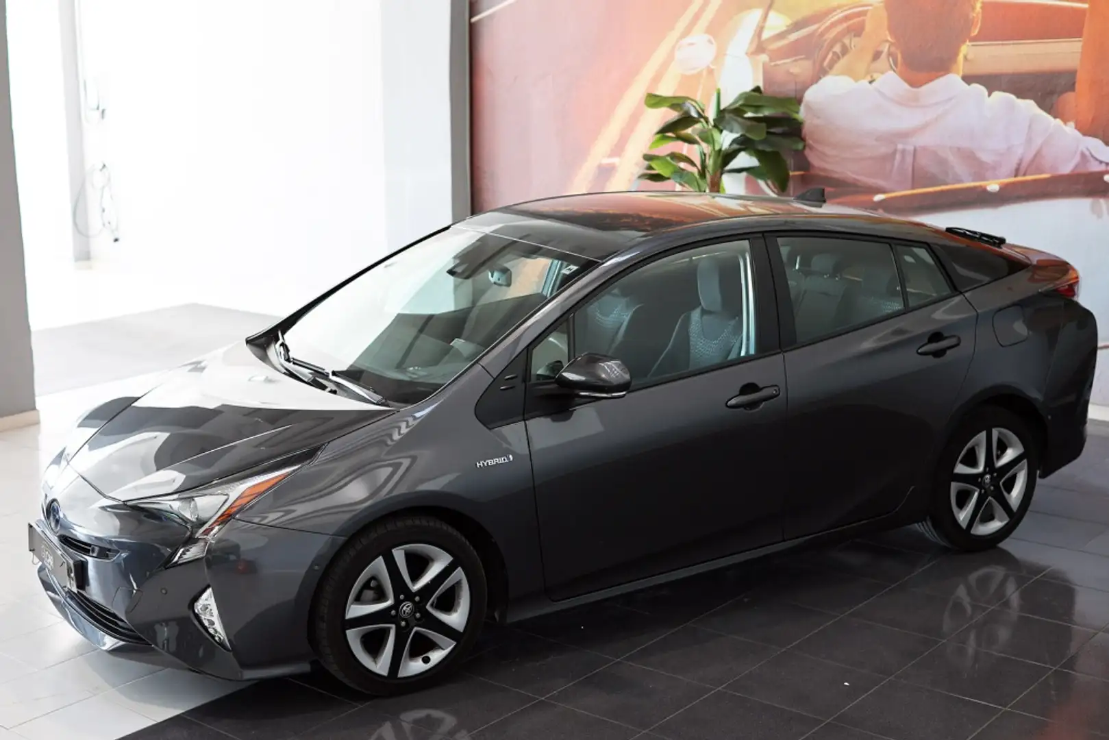 Toyota Prius Berlina Automático de 5 Puertas Gris - 2