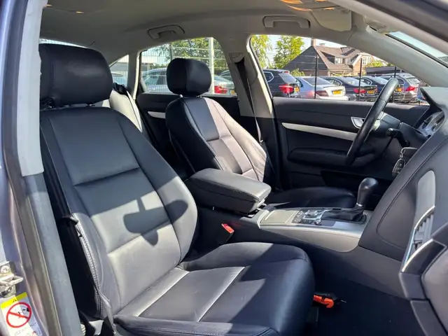 Audi A6 view 11