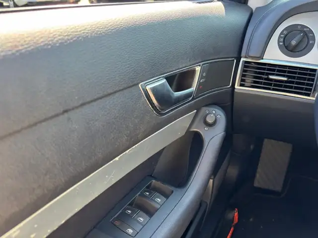 Audi A6 view 14