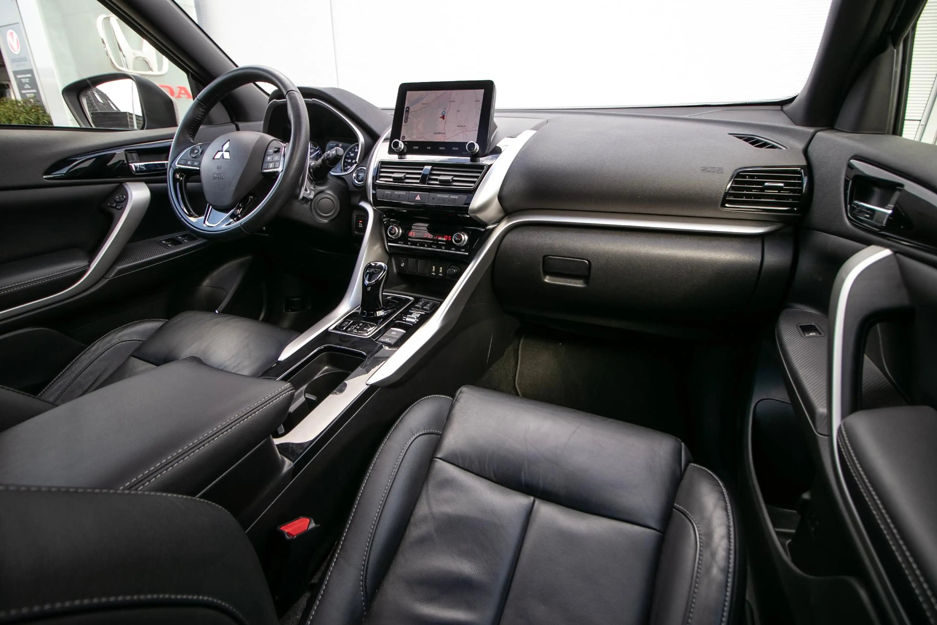 Mitsubishi Eclipse Cross 2.4 PHEV Prestige - Schuif/kanteldak | Stoel + stu — photo 3