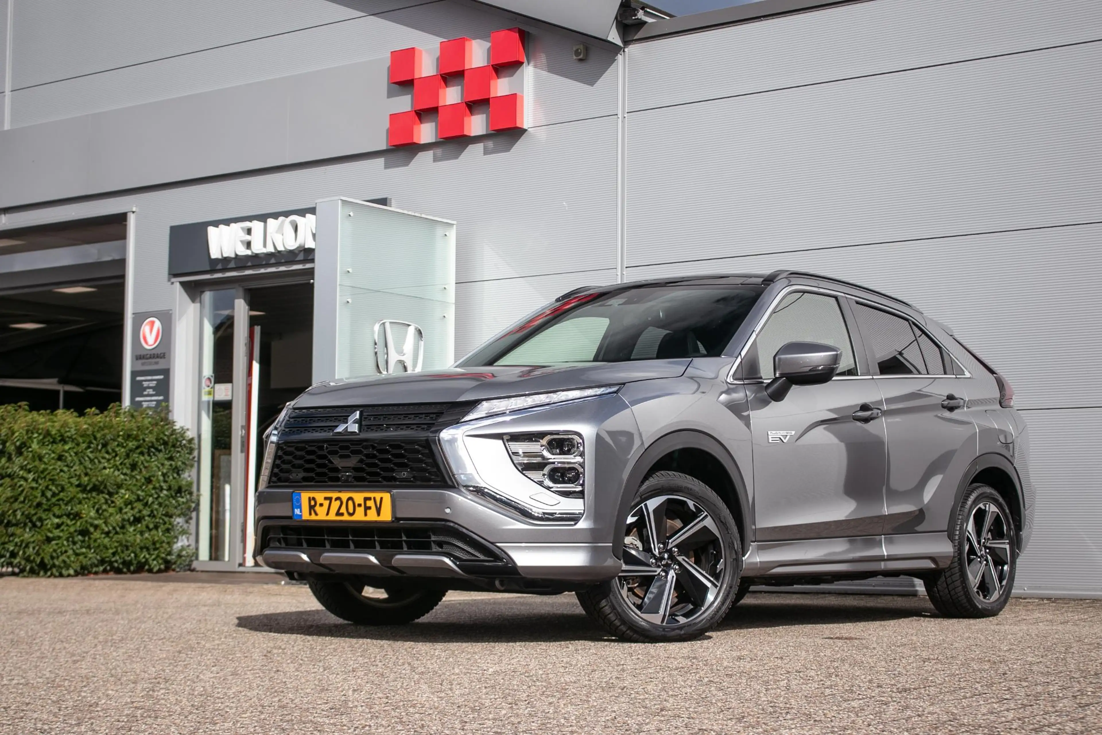 Mitsubishi Eclipse Cross 2.4 PHEV Prestige - Schuif/kanteldak | Stoel + stu — photo 12